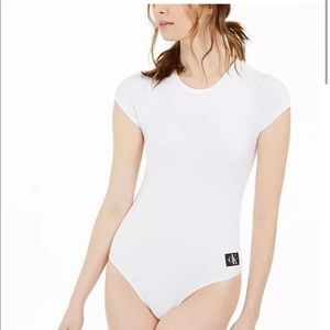 NEW CALVIN KLEIN JEANS Crew-Neck Cheeky Bodysuit